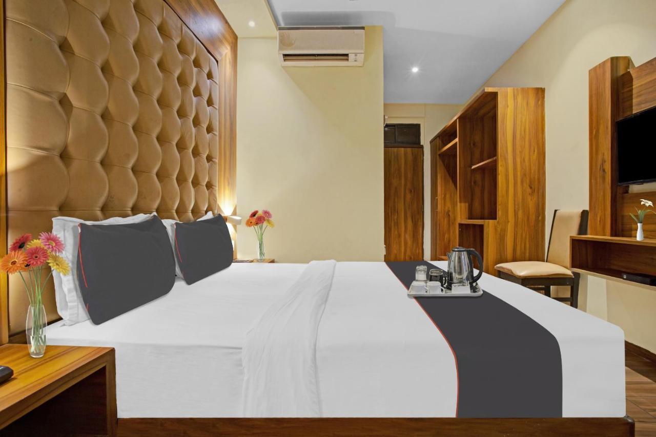 Capital O Art 3* Bombay